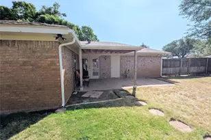 2100 N Rough Creek Ct, Granbury, TX 76048 - Photo 12