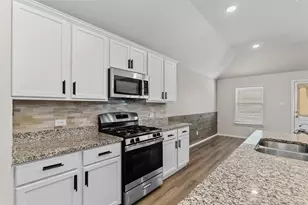 1137 Chandler Dr, Crowley, TX 76036 - Photo 12