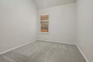 5051 Showdown Ln, Grand Prairie, TX 75052 - Photo 6