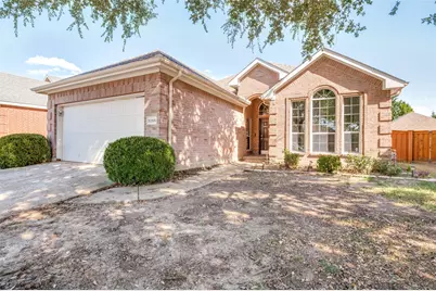 3255 Serpis, Grand Prairie, TX 75054 - Photo 2