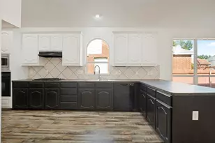 3255 Serpis, Grand Prairie, TX 75054 - Photo 10