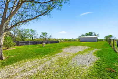 3873 Lois Road E, Sanger, TX 76266 - Photo 32