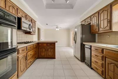 3020 Stonehenge Lane, Carrollton, TX 75006 - Photo 10
