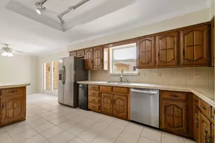 3020 Stonehenge Ln, Carrollton, TX 75006 - Photo 12