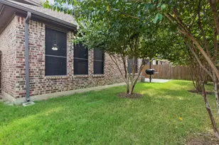 985 E Villas Ct, Lewisville, TX 75067 - Photo 12