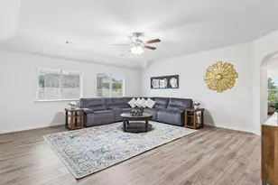 985 E Villas Ct, Lewisville, TX 75067 - Photo 16