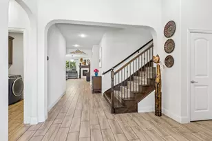 985 E Villas Ct, Lewisville, TX 75067 - Photo 2
