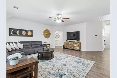 985 E Villas Court, Lewisville, TX 75067 - Photo 14