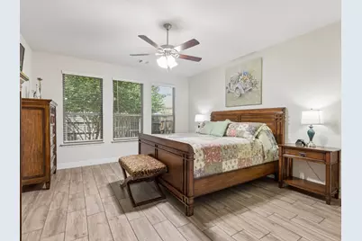 985 E Villas Court, Lewisville, TX 75067 - Photo 20