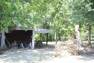 310 S Santa Fe St, Wolfe City, TX 75496 - Photo 4