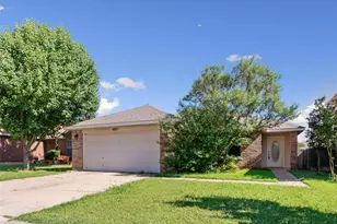 4921 Thorn Hollow Dr, Fort Worth, TX 76244 - Photo 2