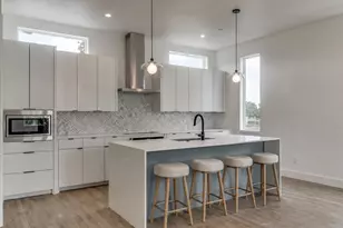 2915 Lucas, Dallas, TX 75219 - Photo 4