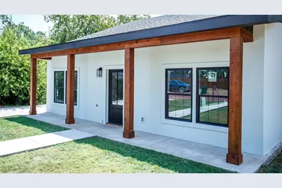 305 W Oak, Olney, TX 76374 - Photo 1