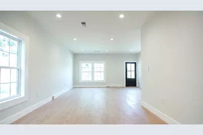 305 W Oak, Olney, TX 76374 - Photo 2