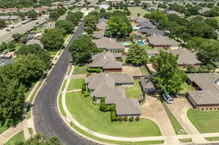 10108 Polo Park Cir, Waco, TX 76712 - Photo 22