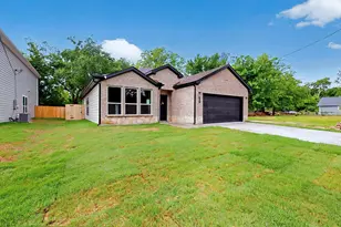 415 Martin Luther King Jr St, Sulphur Springs, TX 75482 - Photo 1