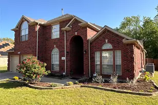 420 Misty Ln, Lewisville, TX 75067 - Photo 1