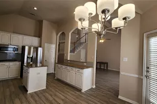 420 Misty Ln, Lewisville, TX 75067 - Photo 2