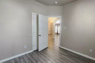 420 Misty Ln, Lewisville, TX 75067 - Photo 22