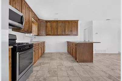 909 Rosewood Hills Drive, Garland, TX 75040 - Photo 12