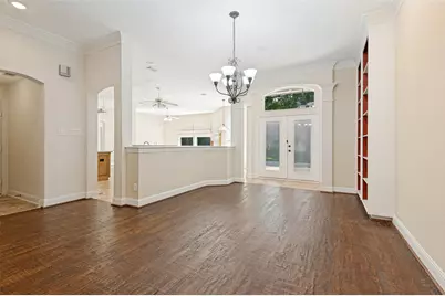 828 Spring Creek Drive, Grapevine, TX 76051 - Photo 10