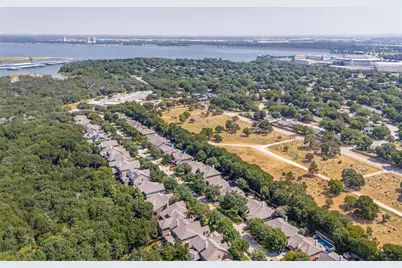 828 Spring Creek Drive, Grapevine, TX 76051 - Photo 26