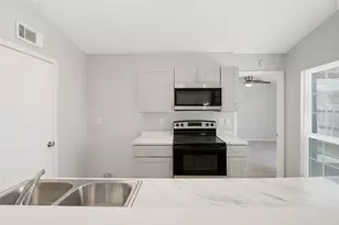 3006 Oak Ridge Pl, Grand Prairie, TX 75052 - Photo 12