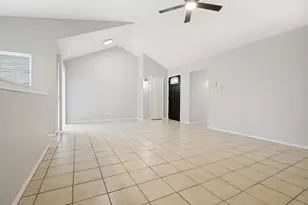 3006 Oak Ridge Pl, Grand Prairie, TX 75052 - Photo 4