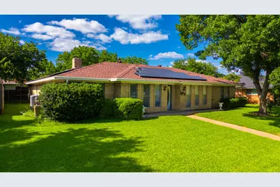 1241 College Parkway, Lewisville, TX 75077 - Photo 2