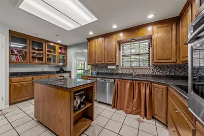 9605 Oak Springs Drive, Woodway, TX 76712 - Photo 18