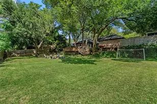 9605 Oak Springs Dr, Woodway, TX 76712 - Photo 10
