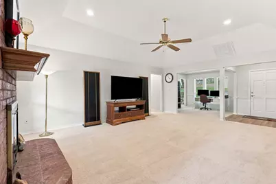 106 Cedar Crest Court, Hudson Oaks, TX 76087 - Photo 8