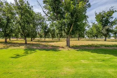 943 E Landings, Granbury, TX 76049 - Photo 14