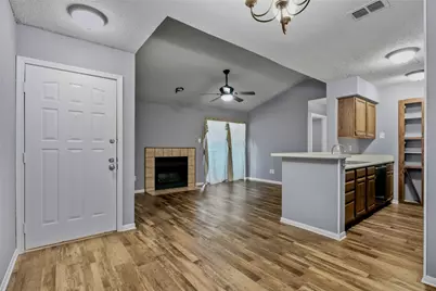 1307 Willoughby Lane #5421, Arlington, TX 76011 - Photo 2