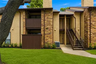 1307 Willoughby Ln, Arlington, TX 76011 - Photo 1