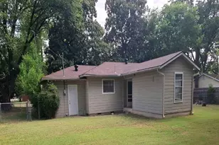 1100 Poe St, Azle, TX 76020 - Photo 2