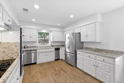 1100 Yorkshire Drive, Carrollton, TX 75007 - Photo 14