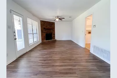 616 Valley Spring Drive, Arlington, TX 76018 - Photo 12