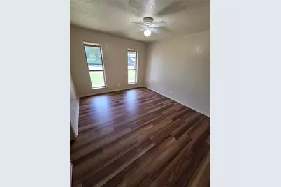 1014 Harbor Lakes Drive, Granbury, TX 76048 - Photo 14