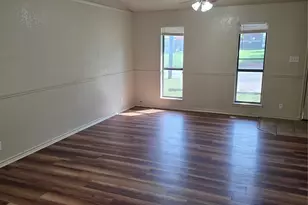 1014 Harbor Lakes Dr, Granbury, TX 76048 - Photo 2