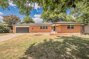 5413 Jane Anne St, Haltom City, TX 76117 - Photo 1