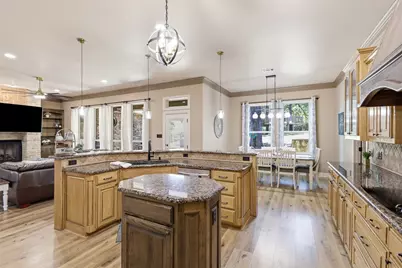 2010 Woodland Hills Lane, Weatherford, TX 76087 - Photo 10