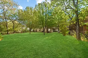 409 29th St, Grand Prairie, TX 75050 - Photo 28