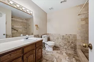 409 29th St, Grand Prairie, TX 75050 - Photo 22