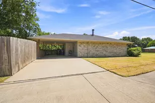 601 E Avenue F, Midlothian, TX 76065 - Photo 22