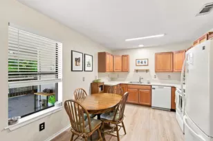 601 E Avenue F, Midlothian, TX 76065 - Photo 6