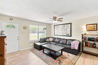 601 E Avenue F, Midlothian, TX 76065 - Photo 2