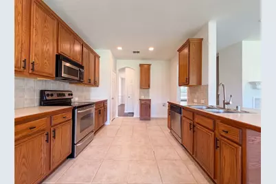 1420 Fleetwood Cove Drive, Grand Prairie, TX 75052 - Photo 2