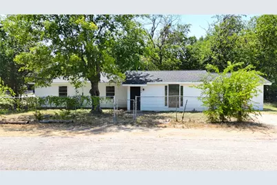 108 E Kirby Avenue, Quinlan, TX 75474 - Photo 1
