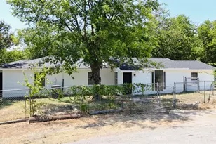 108 E Kirby Ave, Quinlan, TX 75474 - Photo 4